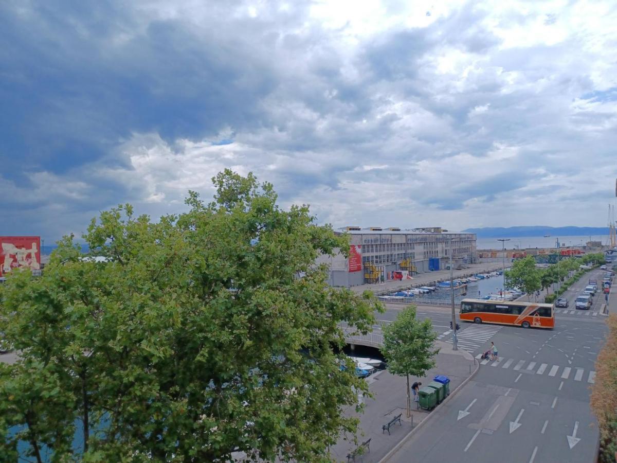 In The Centar Of Rijeka Lägenhet Exteriör bild